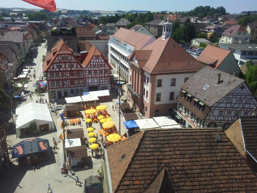 Rathaus von Eppingen. Garagentore Weber liefert und montiert Garagentore in Eppingen.